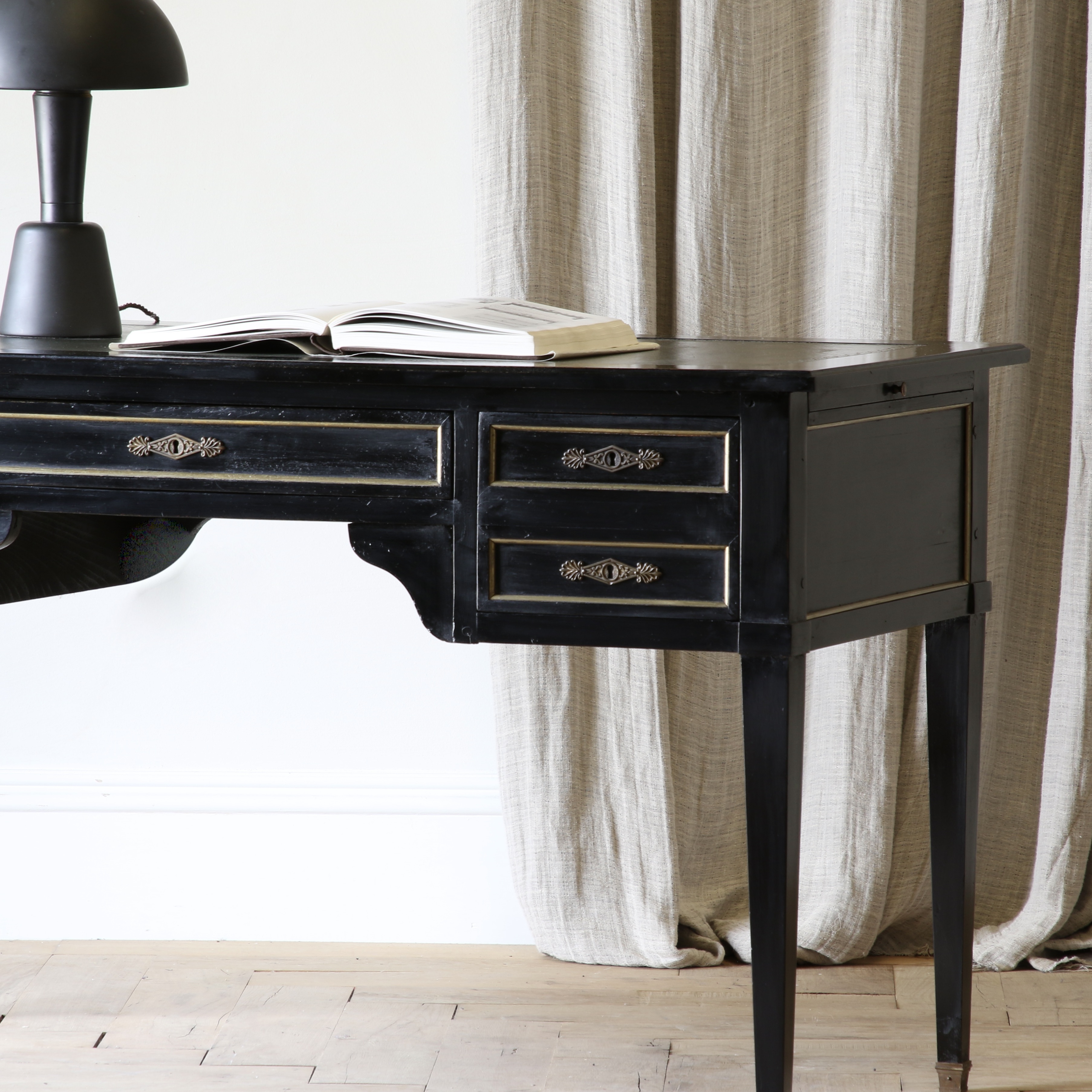 Directoire Desk